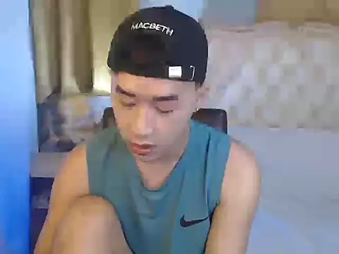 Snapshot of mr_chandy chatting on October 22, 12:20 pm mr chandy online show from October 22, 12:20 pm