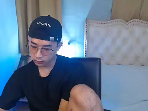 Snapshot of mr_chandy chatting on October 18, 11:37 am mr chandy online show from October 18, 11:37 am