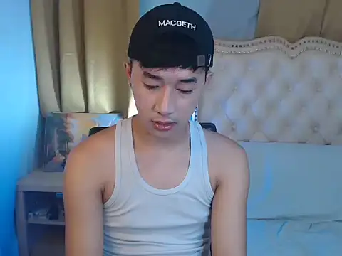 Snapshot of mr_chandy chatting on October 13, 11:16 am mr chandy online show from October 13, 11:16 am