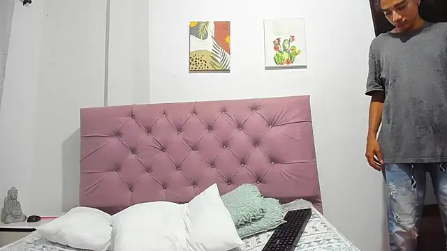 EthanBlackwoodd online show from April 23, 7:46 am