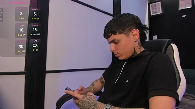 Snapshot of Declan-Fox chatting on October 9, 1:49 pm Declan-Fox online show from October 9, 1:49 pm