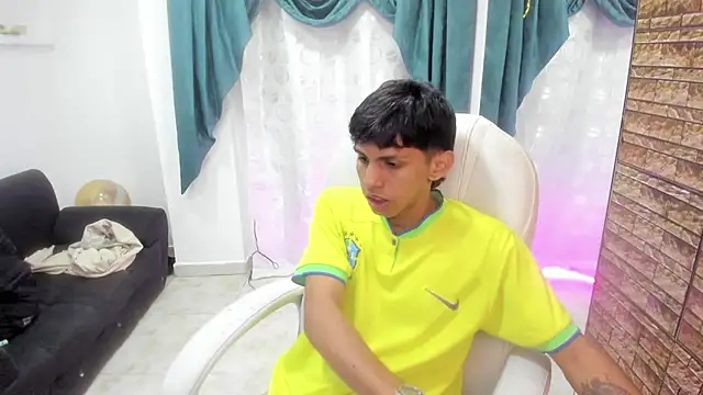 Snapshot of Axeel_Boy chatting on October 10, 7:07 pm Axeel Boy online show from October 10, 7:07 pm