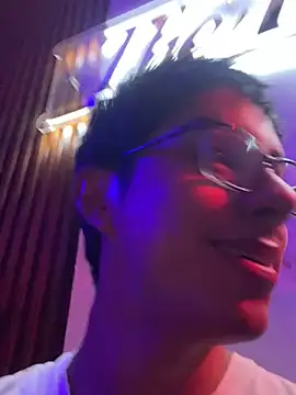 EstivenSallas online show from November 16, 3:19 am