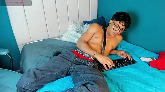 Snapshot of Jaycob_Black1 chatting on September 26, 12:47 pm Jaycob Black1 online show from September 26, 12:47 pm