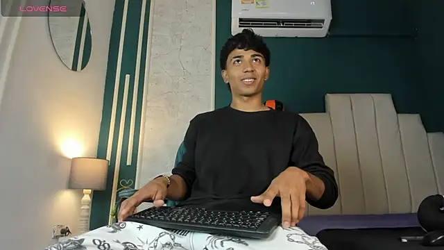 Snapshot of Jaycob_Black1 chatting on October 1, 12:09 pm Jaycob Black1 online show from October 1, 12:09 pm
