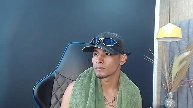 Snapshot of EthanWalkerr chatting on September 16, 12:12 am EthanWalkerr online show from September 16, 12:12 am