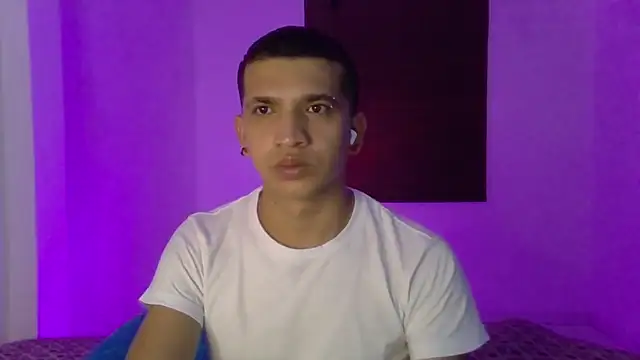 TylerStone1209 online show from September 23, 6:24 am