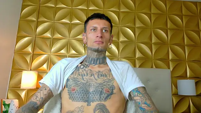 Snapshot of HellBoyInk chatting on October 2, 8:24 pm HellBoyInk online show from October 2, 8:24 pm