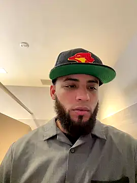 LeoPR00 online show from December 19, 1:46 am