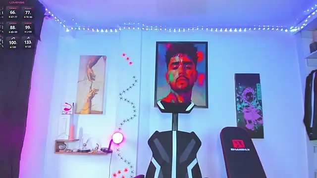 Snapshot of JordanRossie chatting on October 19, 5:49 pm JordanRossie online show from October 19, 5:49 pm