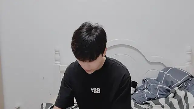 Snapshot of xiaoyi2563 chatting on October 20, 12:31 pm xiaoyi2563 online show from October 20, 12:31 pm