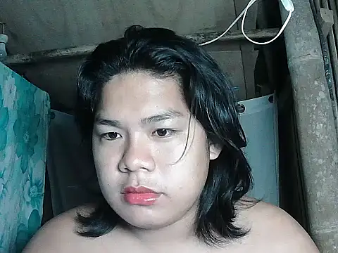 Huntrix2025 online show from April 19, 8:00 pm