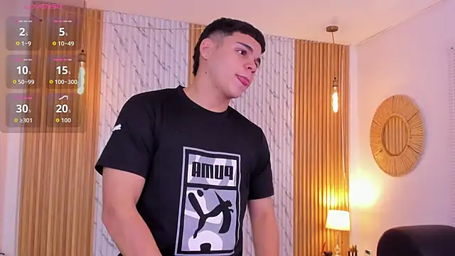 Snapshot of james_jonnes chatting on October 23, 8:34 pm james jonnes online show from October 23, 8:34 pm