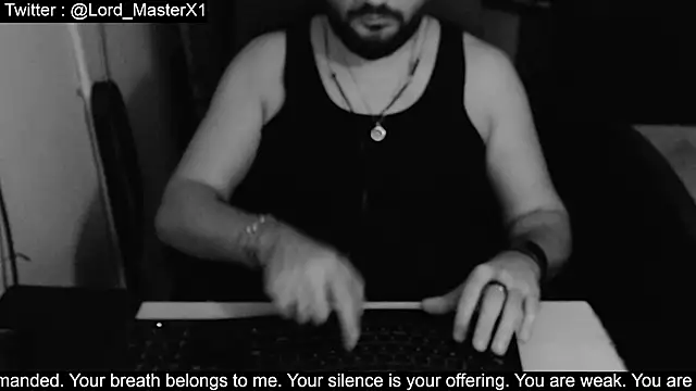 Snapshot of Lord_MasterX chatting on October 20, 3:32 am Lord MasterX online show from October 20, 3:32 am