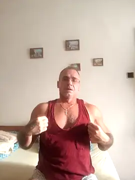 Snapshot of chcem1975 chatting on September 15, 3:13 pm chcem1975 online show from September 15, 3:13 pm