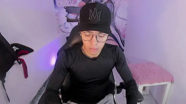 Hunteer Boy online show from October 29, 3:42 am