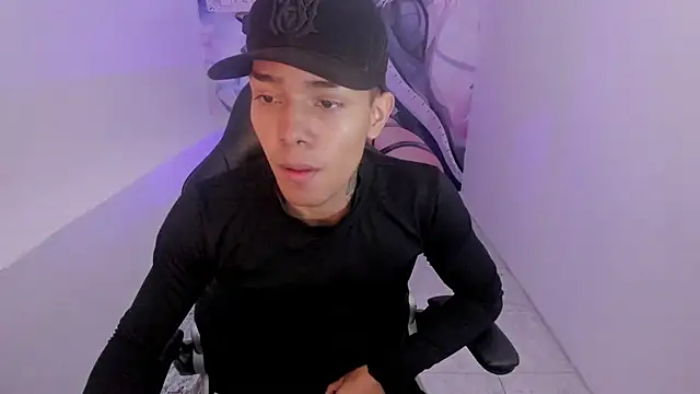 Hunteer Boy online show from October 24, 3:08 am