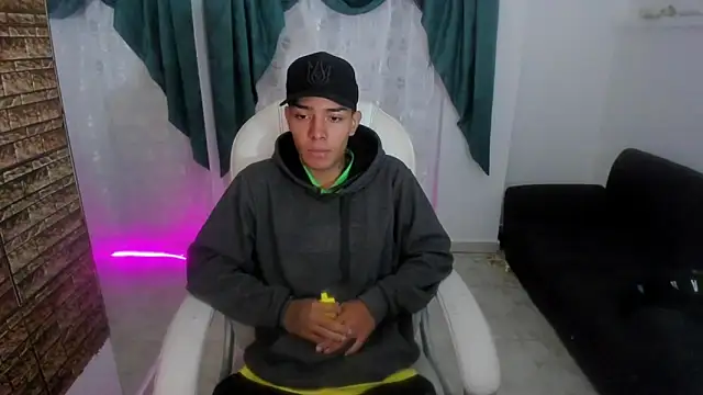 Hunteer Boy online show from October 20, 6:45 pm