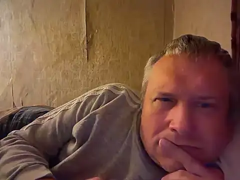 Snapshot of evulis1 chatting on October 10, 10:12 pm evulis1 online show from October 10, 10:12 pm