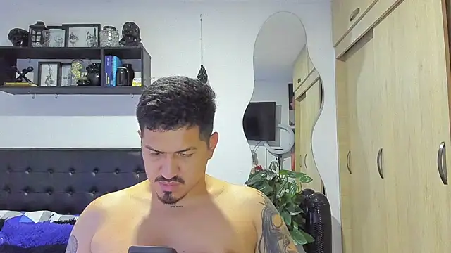 Arnolwilliams online show from November 20, 1:16 am