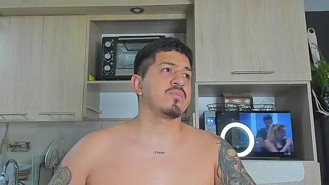 Arnolwilliams online show from November 26, 7:22 am