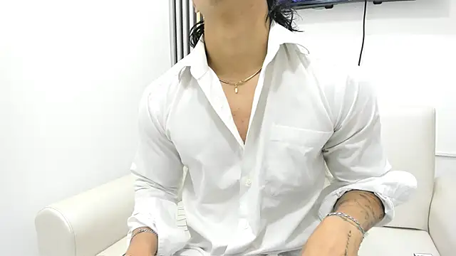 Snapshot of toji_luxxer chatting on September 28, 2:31 am toji luxxer online show from September 28, 2:31 am