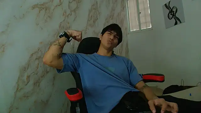 toji luxxer online show from December 13, 8:04 pm