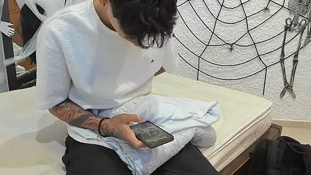 Snapshot of j_martony chatting on October 15, 11:40 am j martony online show from October 15, 11:40 am