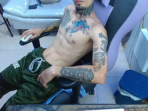 boy tatto777 online show from May 15, 1:08 pm