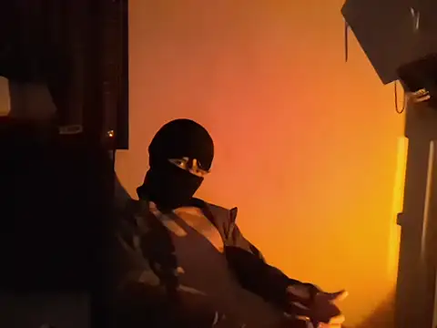 hotttboyyy18 online show from February 4, 9:04 am