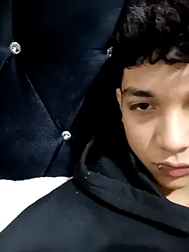 Snapshot of LeySmithVC chatting on October 23, 6:28 am LeySmithVC online show from October 23, 6:28 am