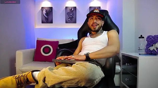 KevinWolf online show from September 17, 4:46 am