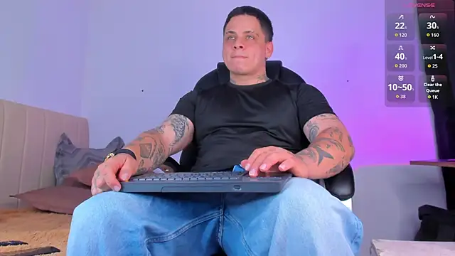 Snapshot of denis_munera chatting on October 29, 1:47 pm denis munera online show from October 29, 1:47 pm