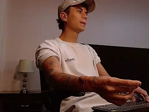 Snapshot of jaico_santos chatting on October 1, 11:08 pm jaico santos online show from October 1, 11:08 pm