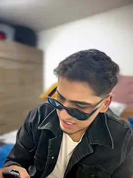 Snapshot of tomy_hot20 chatting on October 11, 8:02 pm tomy hot20 online show from October 11, 8:02 pm