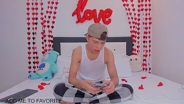 Zacktorres  online show from February 15, 10:18 pm