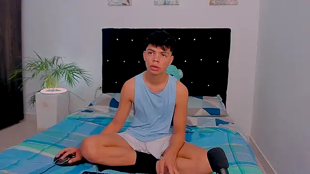 Snapshot of Zacktorres_ chatting on October 4, 6:24 pm Zacktorres online show from October 4, 6:24 pm