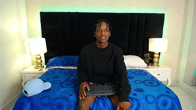 SkylerBigxxx online show from May 19, 4:08 am