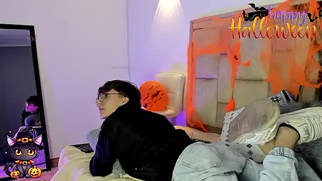 bellmontneon online show from October 20, 11:47 am