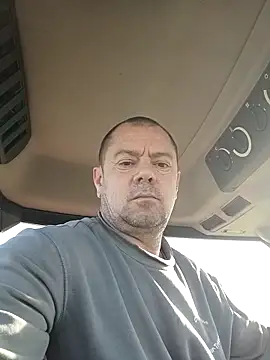 hugoboys4576 online show from December 18, 1:18 pm