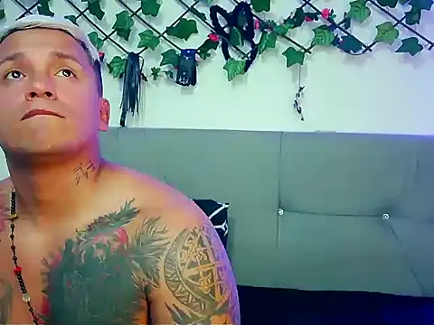MR777DESIRE online show from September 19, 1:18 am