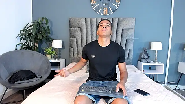 Zac Haynes online show from November 2, 3:11 am