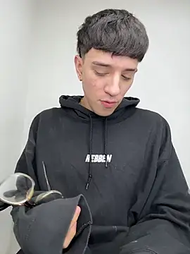 arthurdavies online show from January 8, 9:25 am