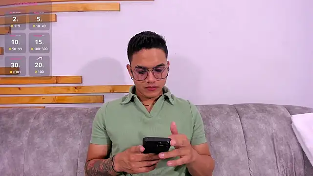 Snapshot of axel_vega chatting on October 14, 7:21 pm axel vega online show from October 14, 7:21 pm