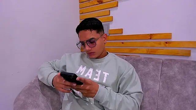 Snapshot of axel_vega chatting on September 30, 7:17 pm axel vega online show from September 30, 7:17 pm