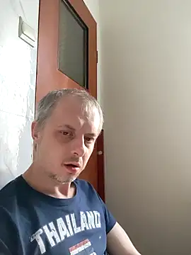 szajbusek41 online show from March 4, 7:04 am