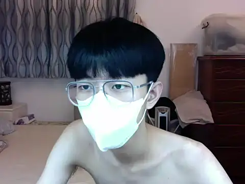 Snapshot of kai101010 chatting on September 19, 4:07 pm kai101010 online show from September 19, 4:07 pm