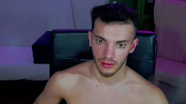 DominicValente online show from November 17, 9:40 pm