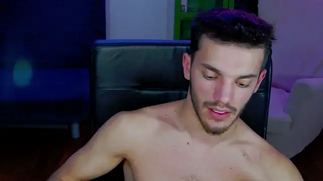 DominicValente online show from November 3, 10:33 pm