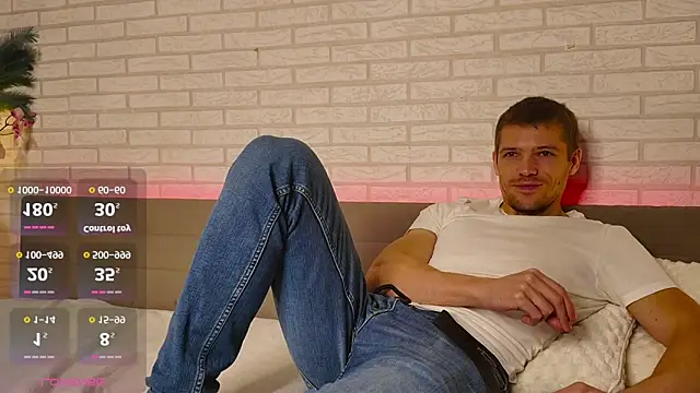 Snapshot of GarettVoss chatting on October 17, 5:22 am GarettVoss online show from October 17, 5:22 am